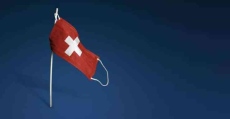 Швейцария въвежда възможност за влизане и с бърз антигенен тест